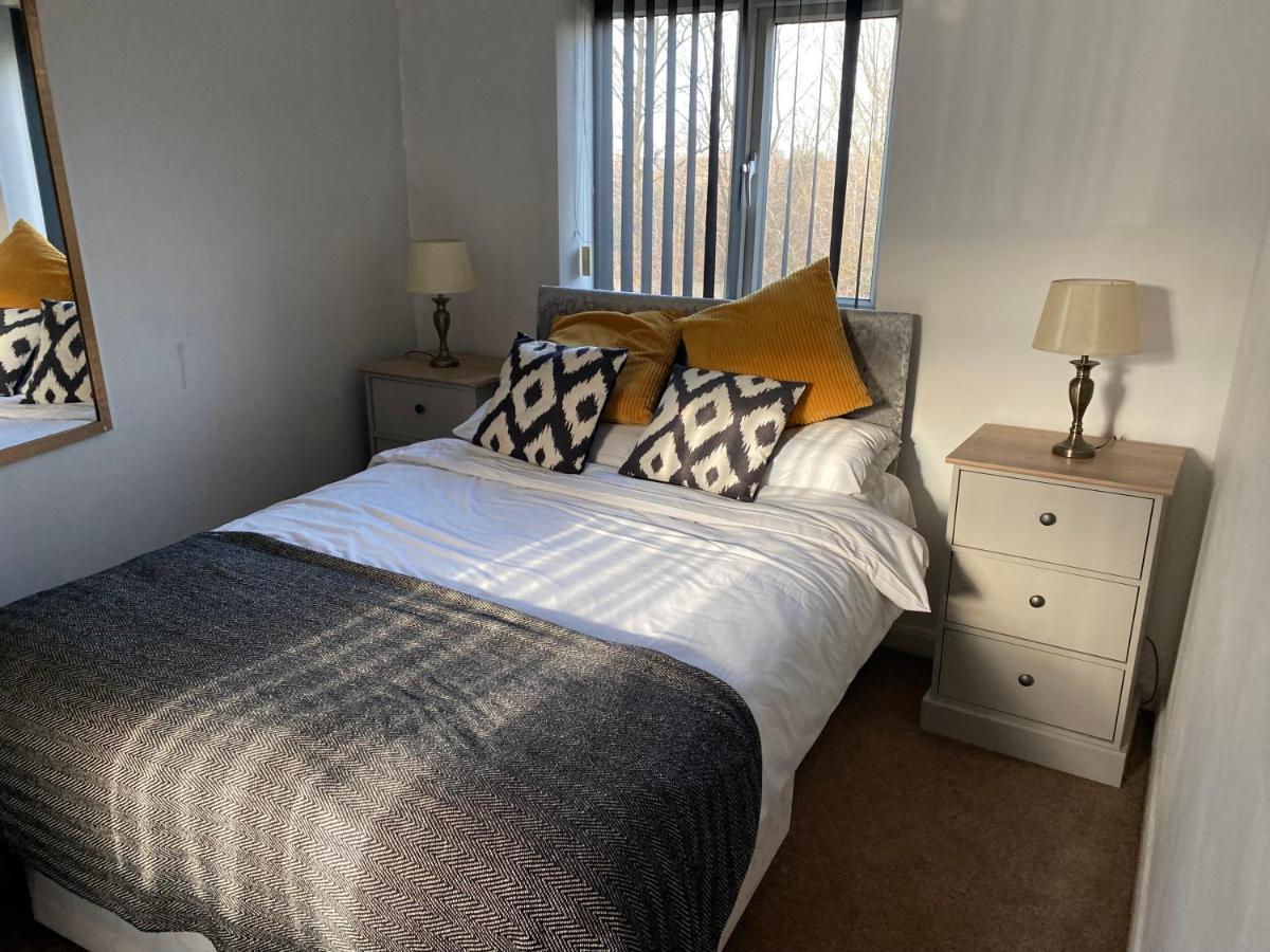 Cozy 4 Bedroom House In Smethwick With 4 Bathrooms Perfect For Contractors And Families Birmingham Exteriör bild
