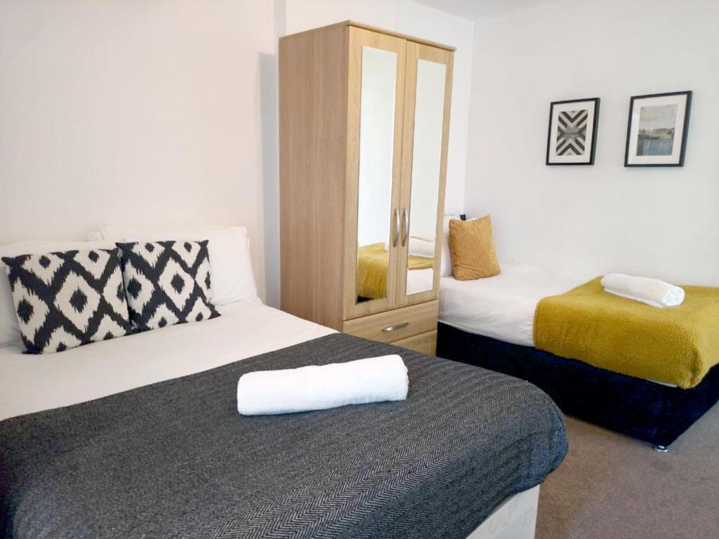 Cozy 4 Bedroom House In Smethwick With 4 Bathrooms Perfect For Contractors And Families Birmingham Exteriör bild